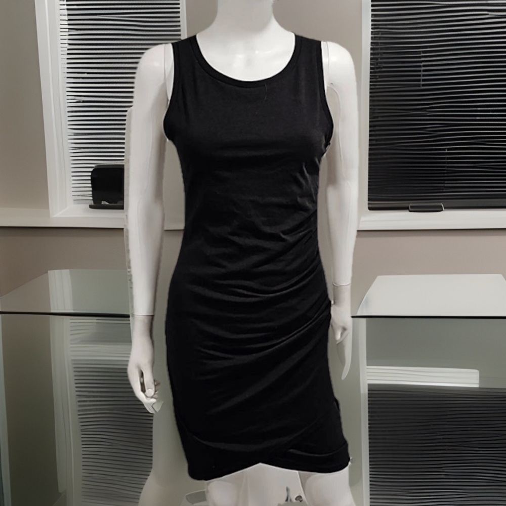 TREASURE & BOND Asymmetrical Ruched Tulip Hem Slimming Ruched Side Black Dress
